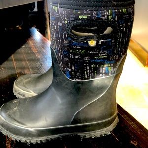 Bogs Size 2. Good condition